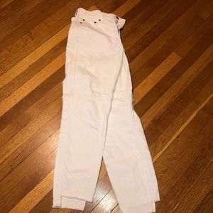 Embroidered Abercrombie and Fitch white jeans 🤍